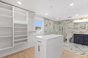 555 N 105th St, Wauwatosa, WI 53226 - Photo 16