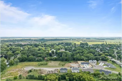 1577  Meadowview Ct, Whitewater, WI 53190 - Photo 2