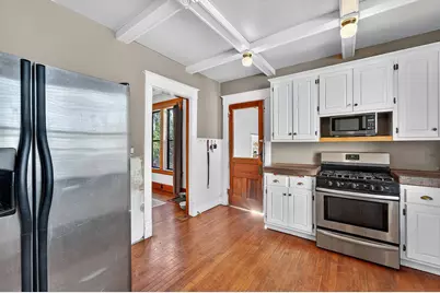 2423  Hansen Ave, Racine, WI 53405 - Photo 10