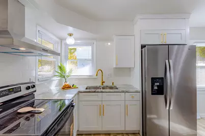 5709 N 93rd St, Milwaukee, WI 53225 - Photo 10