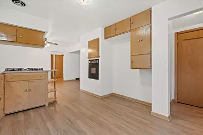 4265 S 22nd St, Milwaukee, WI 53221 - Photo 4