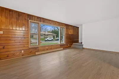 4265 S 22nd St, Milwaukee, WI 53221 - Photo 8