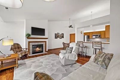 9322 W Loomis Rd #4, Franklin, WI 53132 - Photo 6