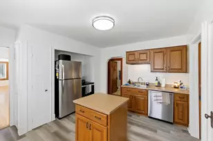 3320 S 92nd St, Milwaukee, WI 53227 - Photo 10