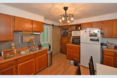 2029  Summit Ave, Racine, WI 53404 - Photo 6