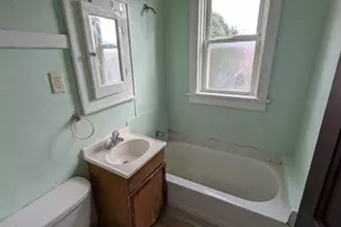 2439 N Dr William Finlayson St, Milwaukee, WI 53212 - Photo 18