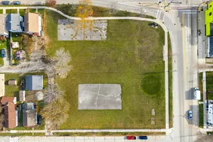 1206 De Koven Ave, Racine, WI 53403 - Photo 2