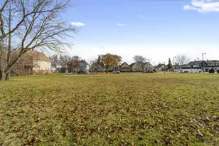 1206 De Koven Ave, Racine, WI 53403 - Photo 16