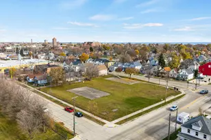 1206 De Koven Ave, Racine, WI 53403 - Photo 4