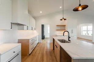 2214 Sierra Ave, Holmen, WI 54636 - Photo 8