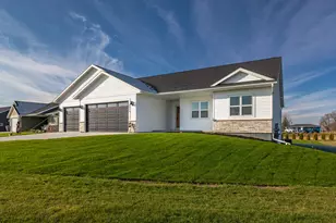 2214 Sierra Ave, Holmen, WI 54636 - Photo 2