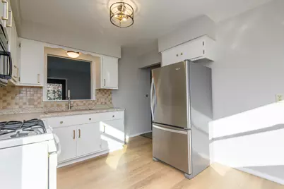 5970 S 34th St, Greenfield, WI 53221 - Photo 6