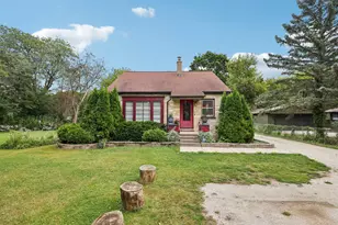 6316 N 107th St, Milwaukee, WI 53225 - Photo 2