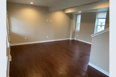 818 N 6th St, Manitowoc, WI 54220 - Photo 8