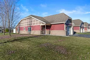 611 Danube Ct, Sheboygan Falls, WI 53085 - Photo 2