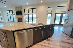 8431 Big Bend Rd, Racine, WI 53185 - Photo 10