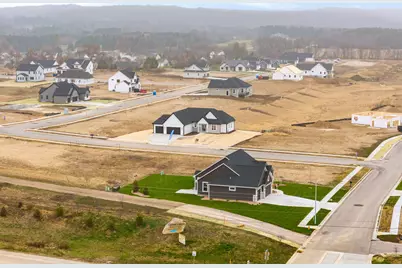 416  Sandstone St, Slinger, WI 53086 - Photo 2