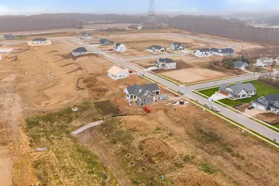 424  Sandstone St, Slinger, WI 53086 - Photo 2