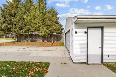 1330  Mayflower Ave, Sheboygan, WI 53083 - Photo 20