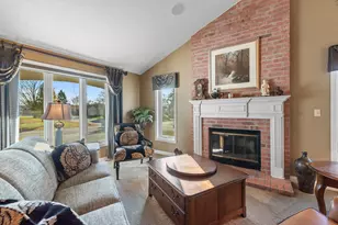 5405 Somerset Ln, Greenfield, WI 53221 - Photo 2