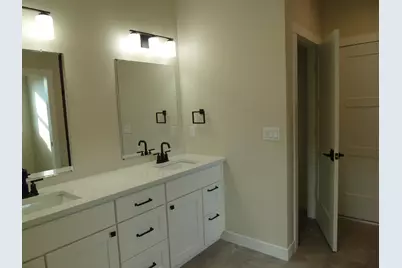 717  Tamarack Trl, Holmen, WI 54636 - Photo 30