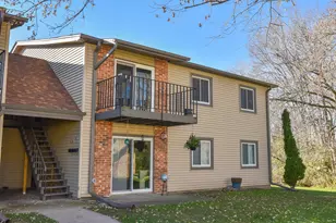 W170N11583 Armada Dr, Germantown, WI 53022 - Photo 2