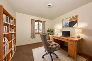 W170N11583 Armada Dr, Germantown, WI 53022 - Photo 16