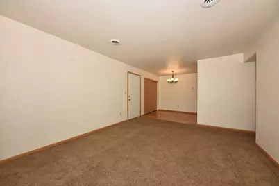 W170N11583  Armada Dr #16, Germantown, WI 53022 - Photo 6