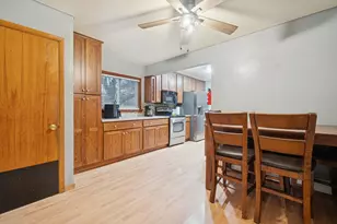 1663 S 100th St, West Allis, WI 53214 - Photo 10
