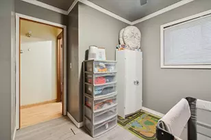 1663 S 100th St, West Allis, WI 53214 - Photo 16