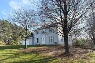 546 Herford Dr, Wales, WI 53183 - Photo 2