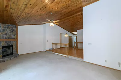 W180N9890  Riversbend Cir, Germantown, WI 53022 - Photo 8