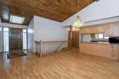 W180N9890  Riversbend Cir, Germantown, WI 53022 - Photo 10