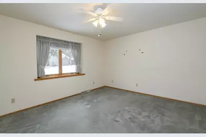 W180N9890  Riversbend Cir, Germantown, WI 53022 - Photo 22