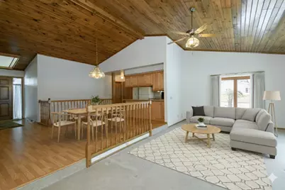 W180N9890  Riversbend Cir, Germantown, WI 53022 - Photo 6