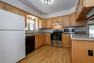 W180N9890 Riversbend Circle, Germantown, WI 53022 - Photo 14