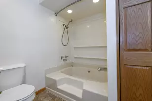 W180N9890 Riversbend Circle, Germantown, WI 53022 - Photo 26