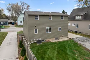 1021 13th Ave, Grafton, WI 53024 - Photo 38