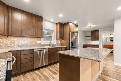 1021  13th Ave, Grafton, WI 53024 - Photo 4