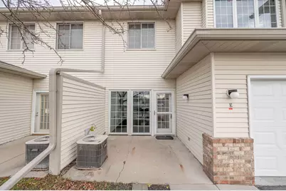 2415  Fox River Pkwy #E, Waukesha, WI 53189 - Photo 10