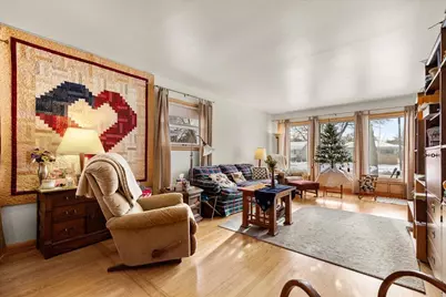 6606 W Dodge Pl, Milwaukee, WI 53220 - Photo 8