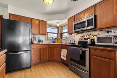 6606 W Dodge Pl, Milwaukee, WI 53220 - Photo 12