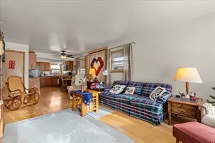 6606 W Dodge Pl, Milwaukee, WI 53220 - Photo 6