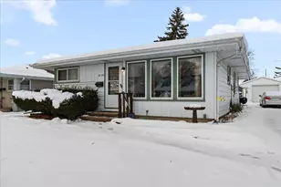 6606 W Dodge Pl, Milwaukee, WI 53220 - Photo 4