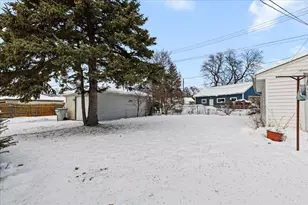 6606 W Dodge Pl, Milwaukee, WI 53220 - Photo 24