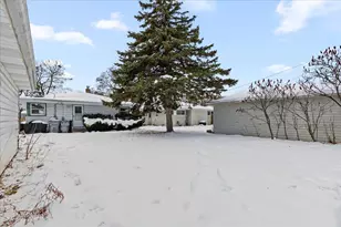 6606 W Dodge Pl, Milwaukee, WI 53220 - Photo 28