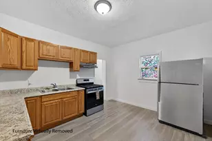 1609 St Clair St, Racine, WI 53403 - Photo 10