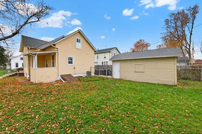 1609  St Clair St, Racine, WI 53403 - Photo 8