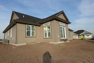 1343 Periwinkle Pass, Oconomowoc, WI 53066 - Photo 4
