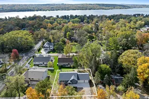 W3813 Magnolia Dr, Geneva, WI 53147 - Photo 2